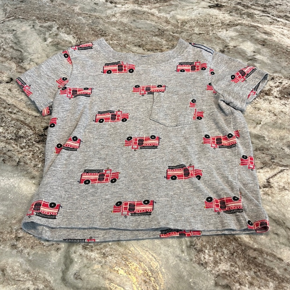 Hannah Andersson short sleeve 100% cotton fire truck T-shirt. Size 2T.